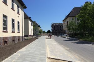 Neue Gehwege, Parkplätze und Fahrbahn in der Wilsonstraße (Juni 2015)