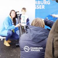 Souvenir vom Fest: ein Foto vom HamburgWasser-Stand.jpg